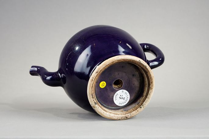 Rare surprise jug in the shape of pomegranate porcelain aubergine enamelled | MasterArt